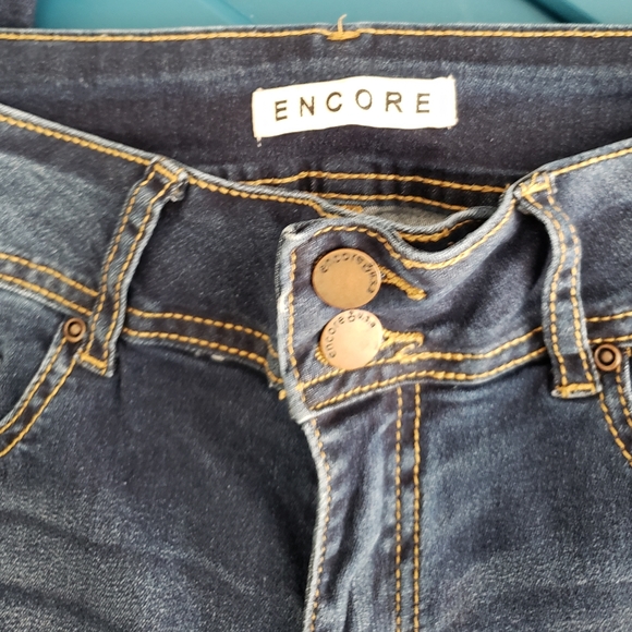 3 for $12 Encode Denim Jeans - Picture 5 of 5